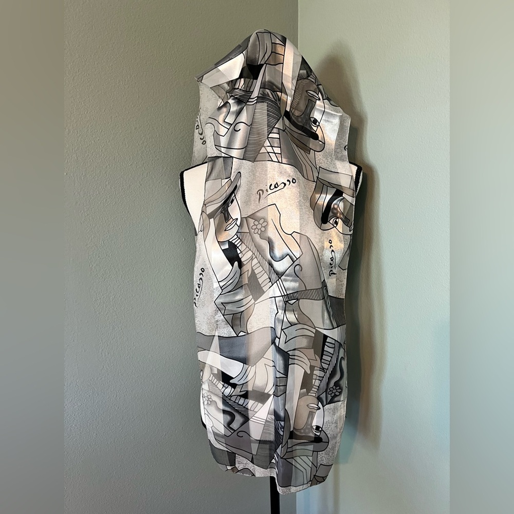 pablo picasso women’s black white gray scarf